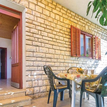 Awesome Apartment In Pula With Wifi Exterior foto